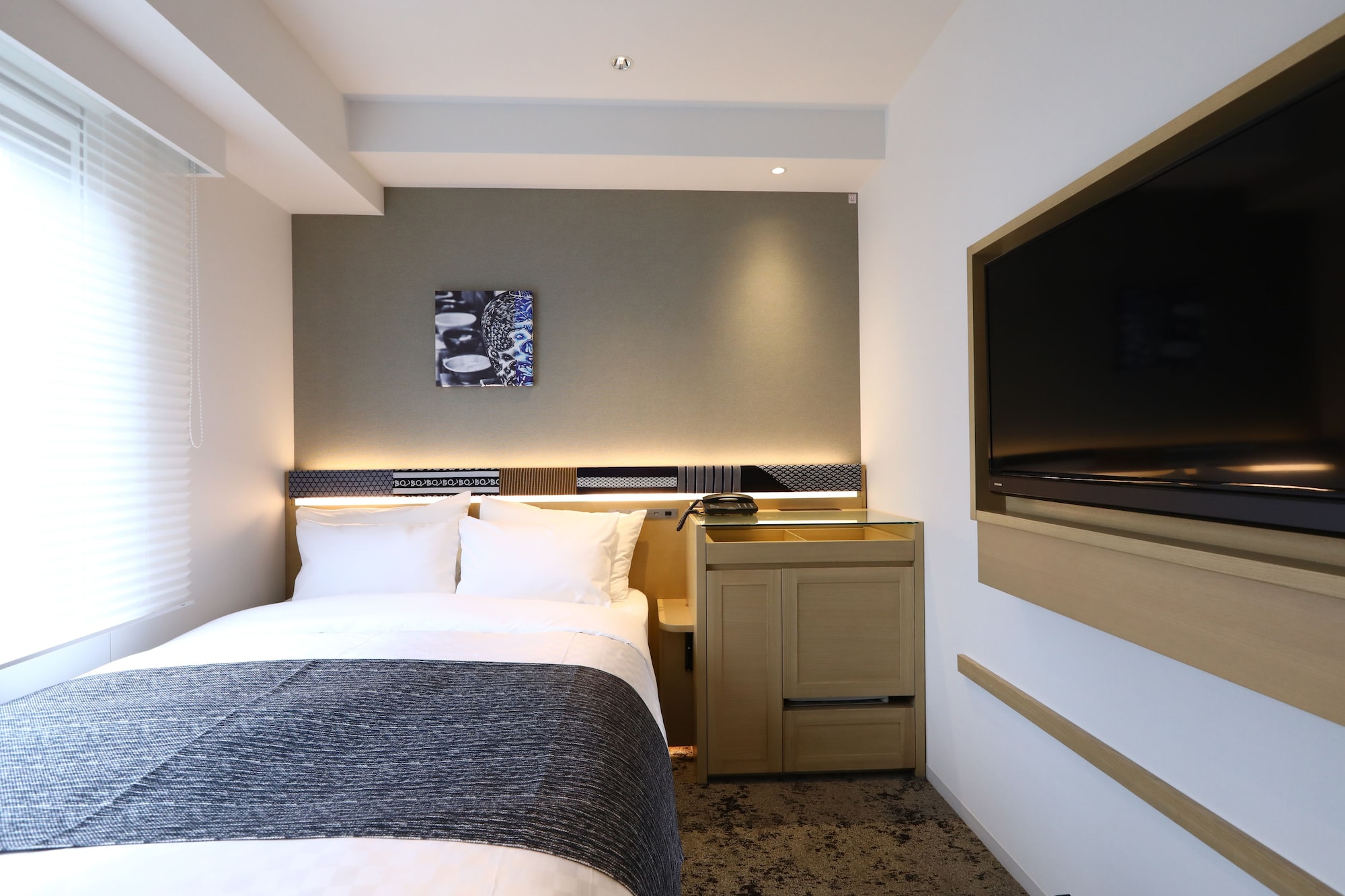 ROOM, SINGLE, DOUBLE BED