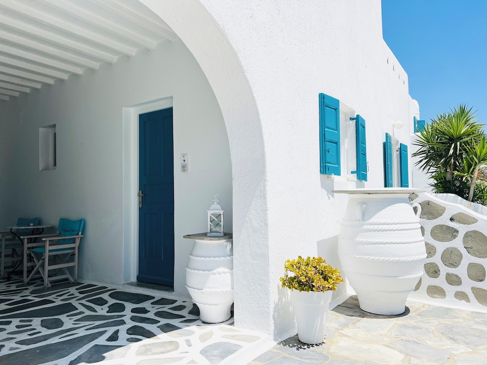 Cyclades Studios 6/49
