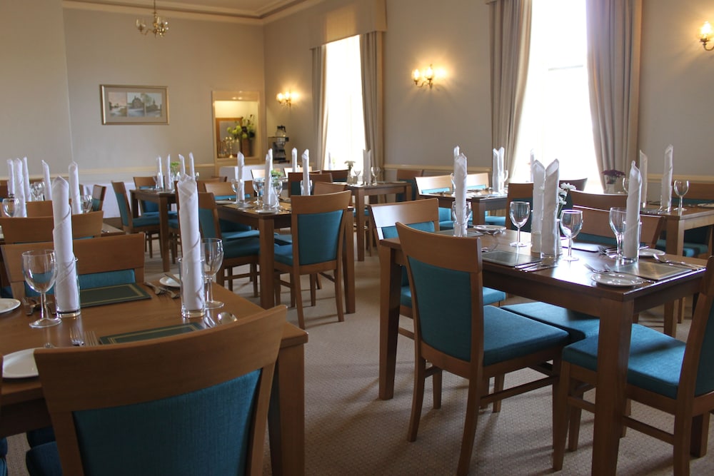 Mackays Hotel Wick 33/50