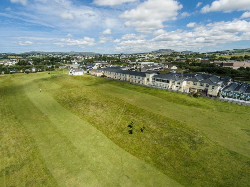Inishowen Gateway Hotel 68/69