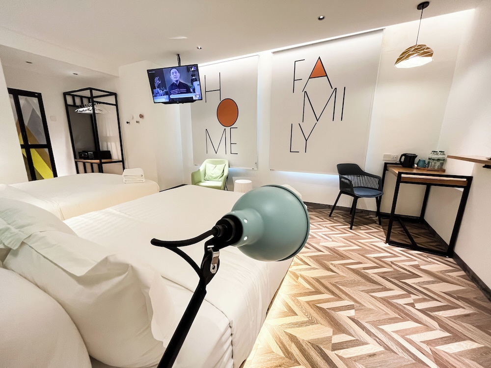 Apple 1 Hotel Queensbay 48/64