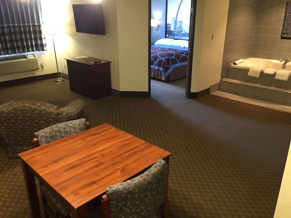 Super 8 by Wyndham Cuba 17/29