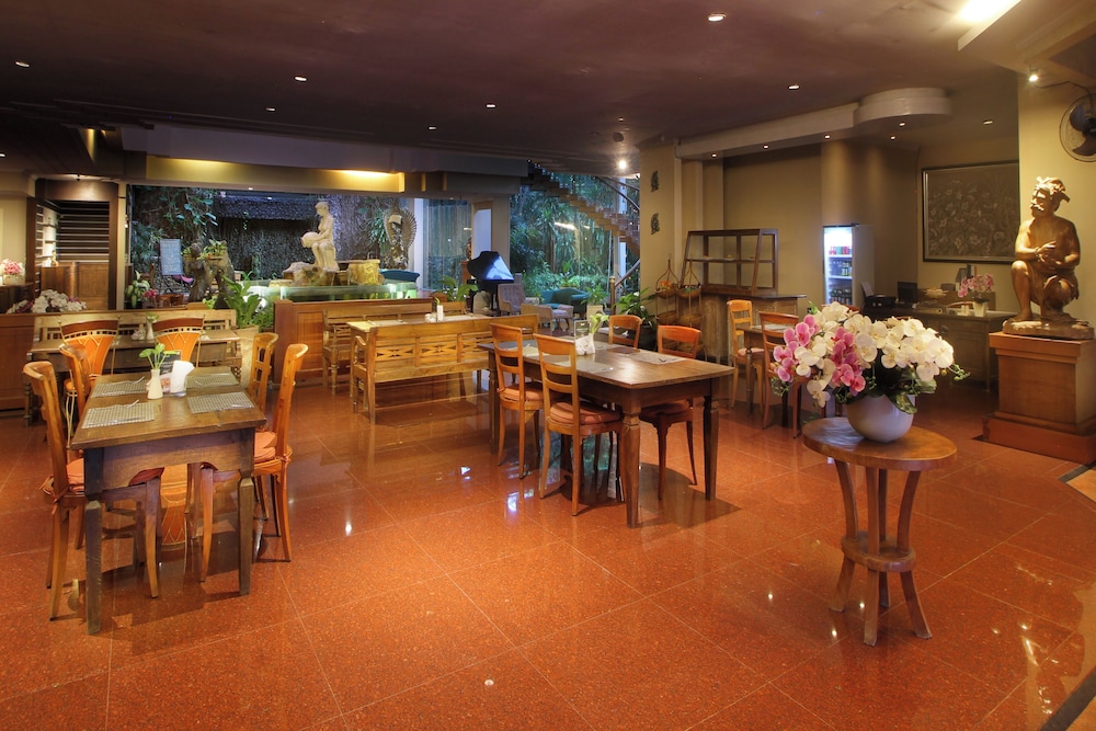 Parigata Resort Spa 58/71