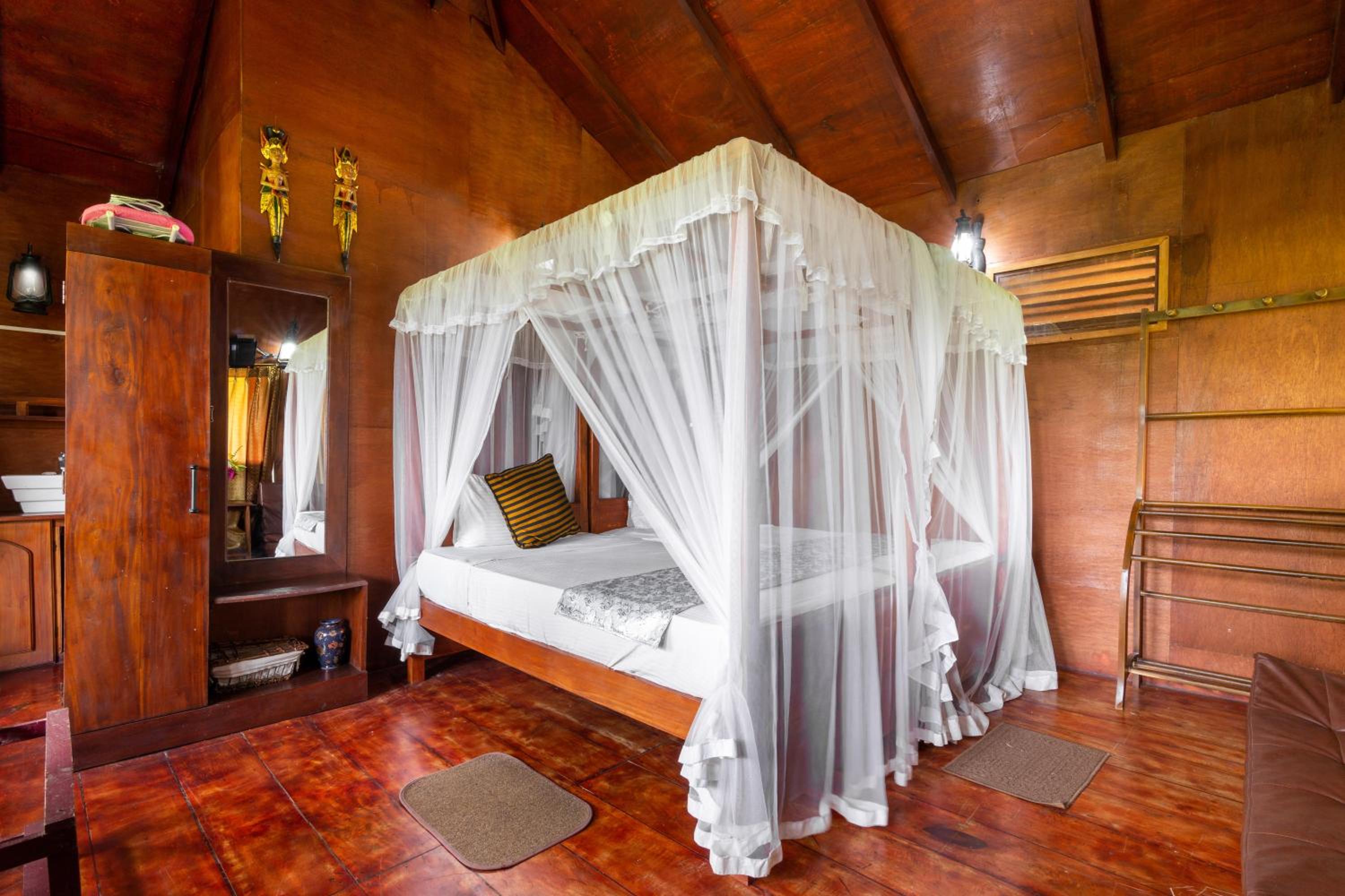 Canopy, Tree House