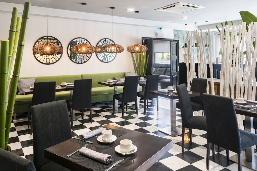 restaurant cafeteria