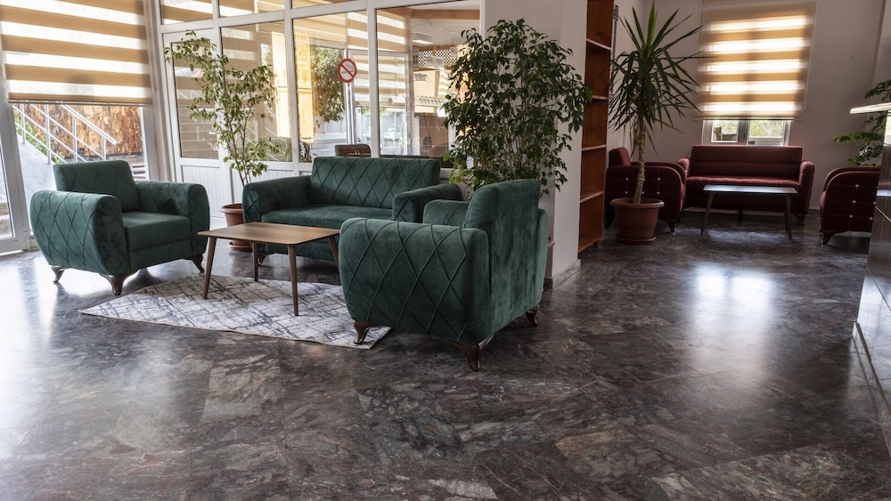 Side Spring Hotel 32/46