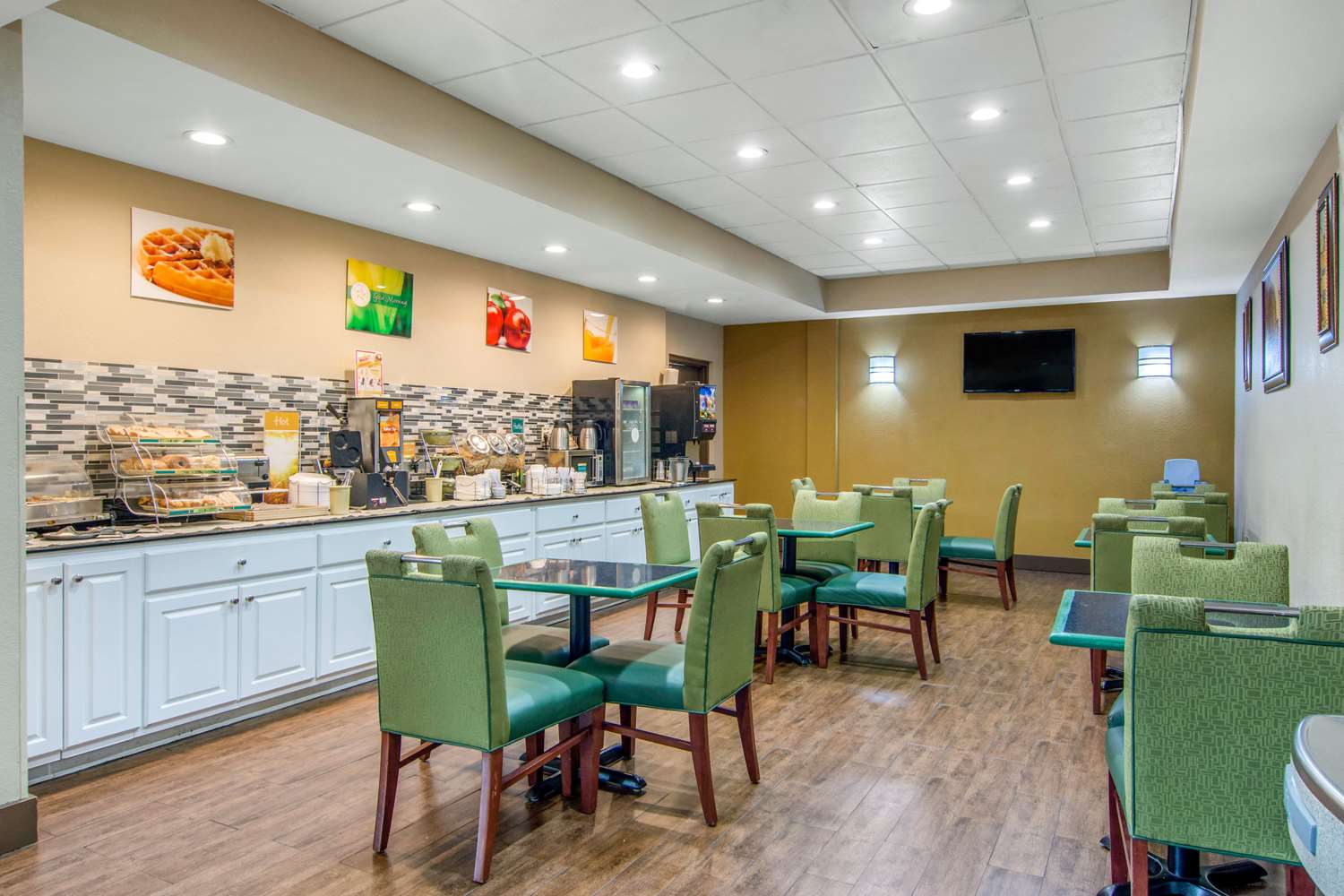 Quality Inn & Suites Union City Atlanta South 36/50