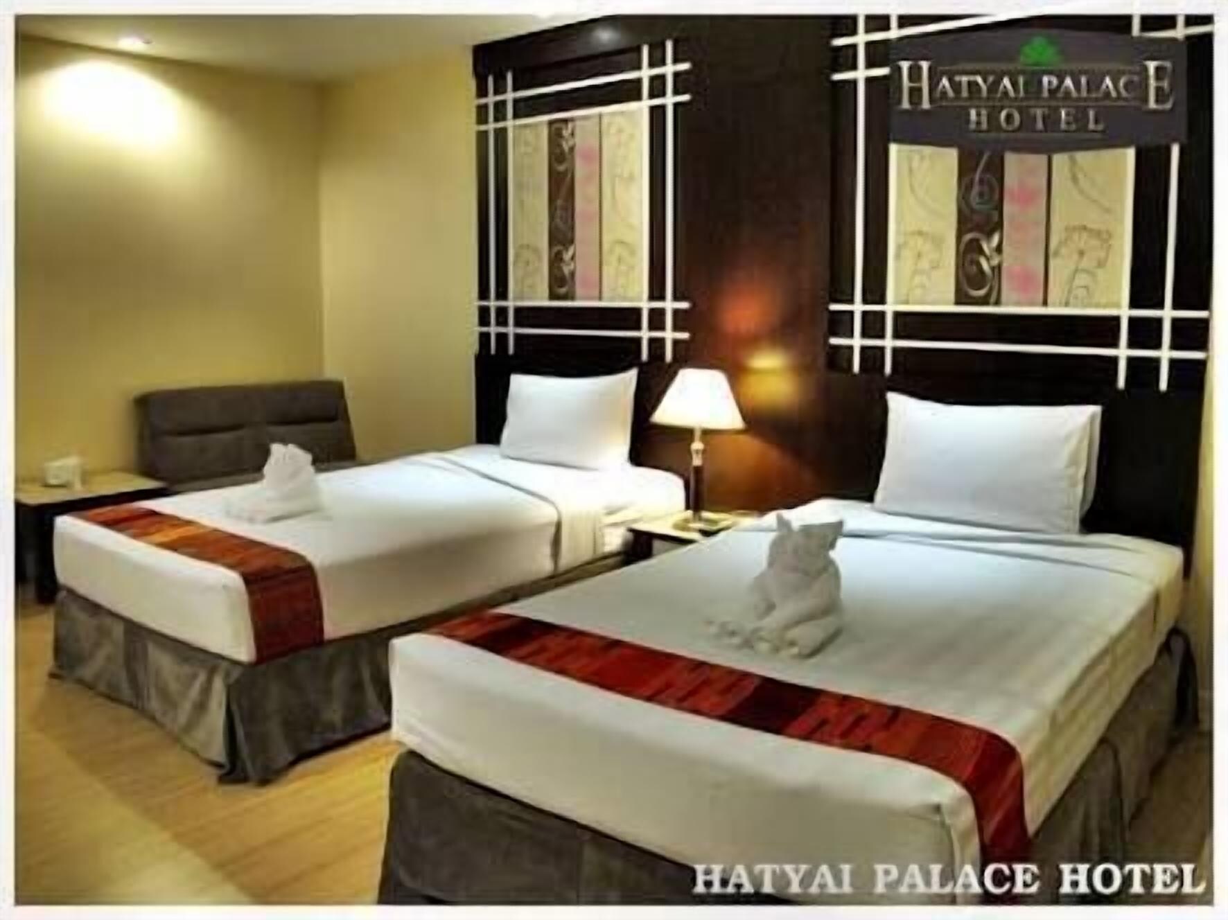 DELUXE, TWIN BEDS