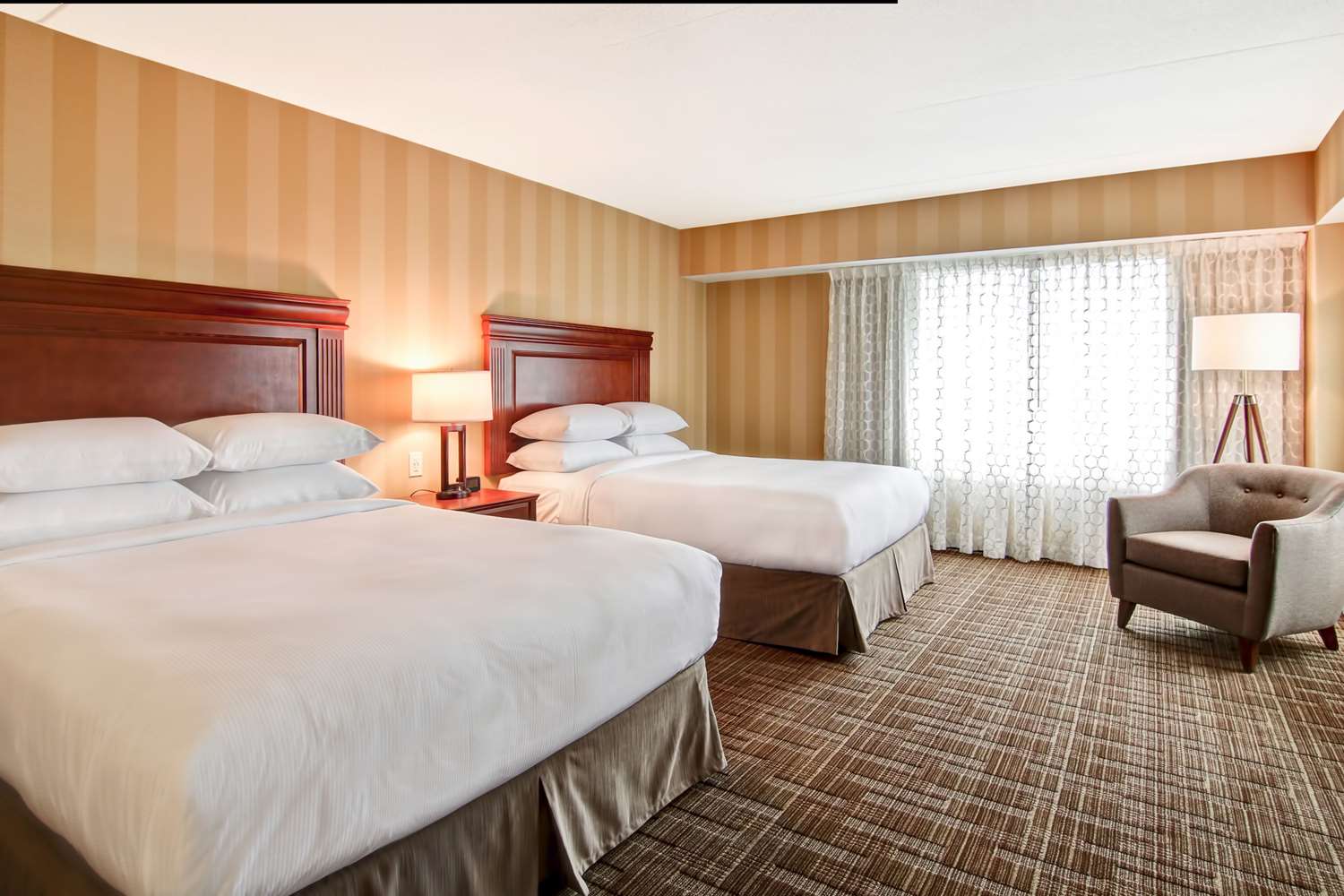 Room, 2 Queen Beds, Partial City View