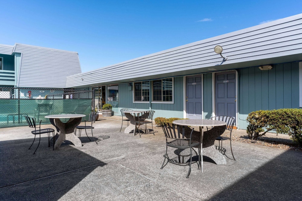 Travelodge by Wyndham Florence 45/53
