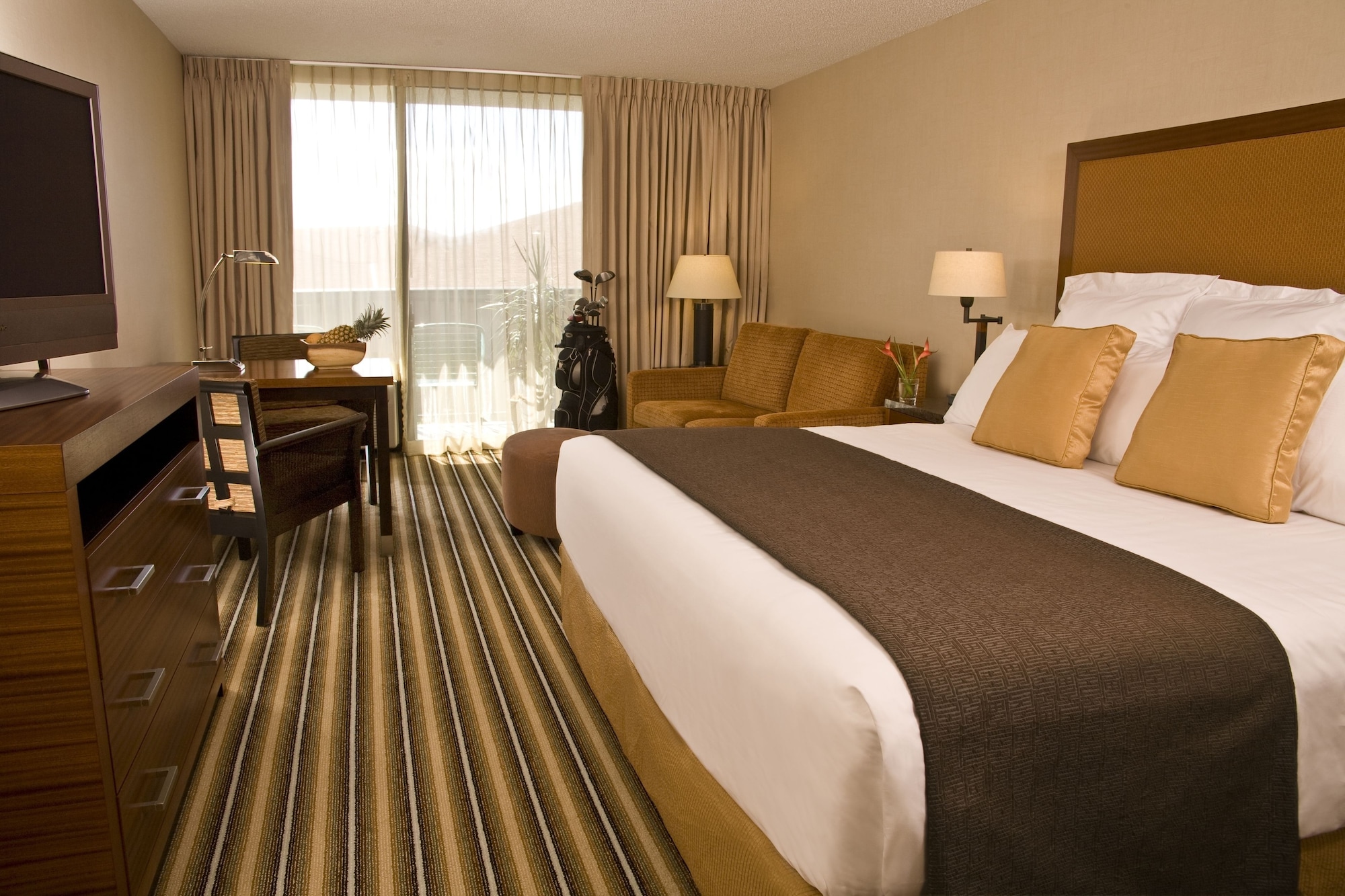 HOKU, KING BED