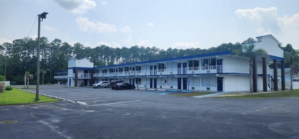 Travelodge by Wyndham Kingsland GA 50/61