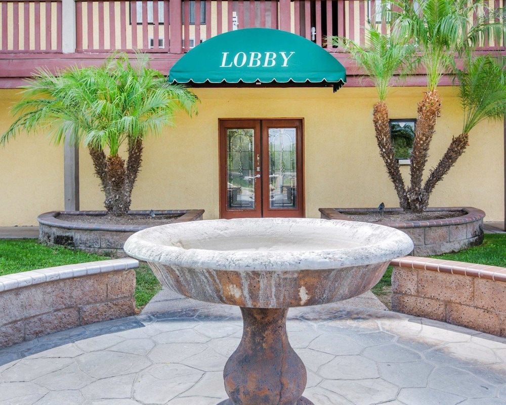 Quality Inn San Bernardino CA 38/43