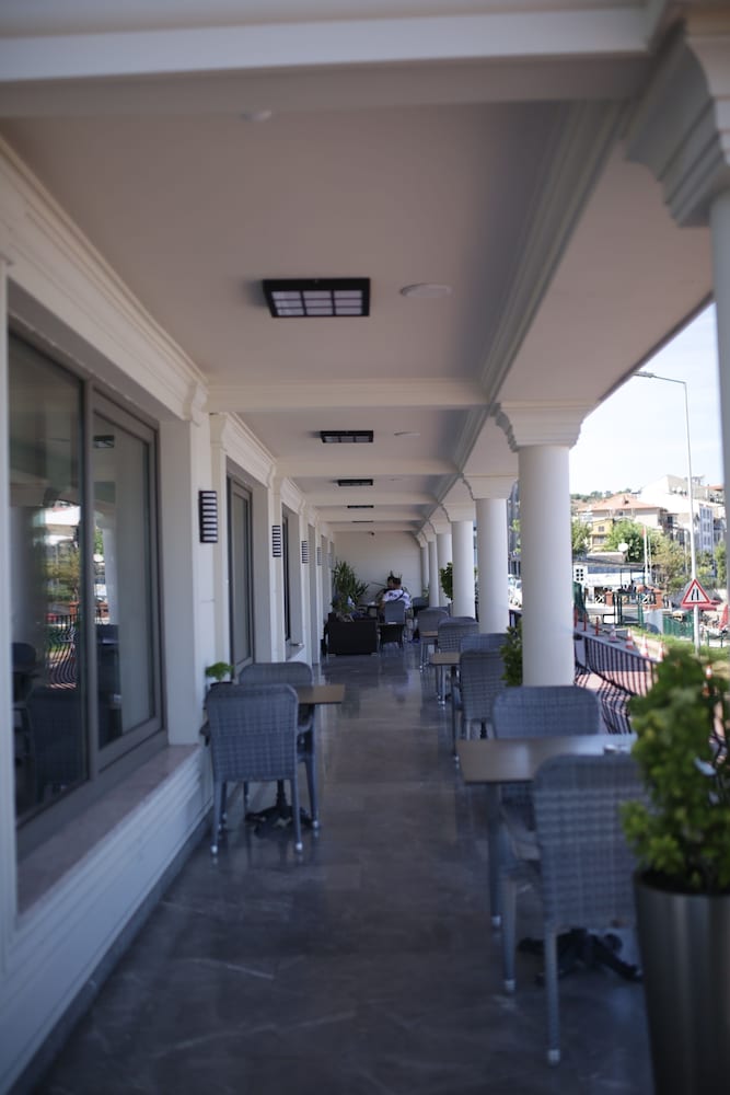 Northdoor Hotel 21/50