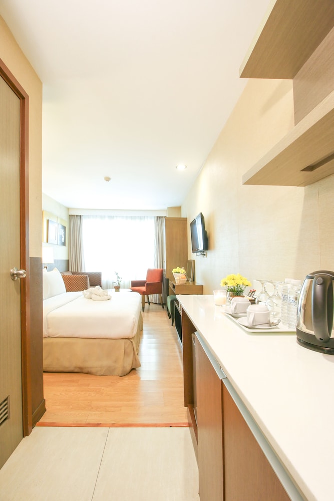 DELUXE, TWIN BEDS
