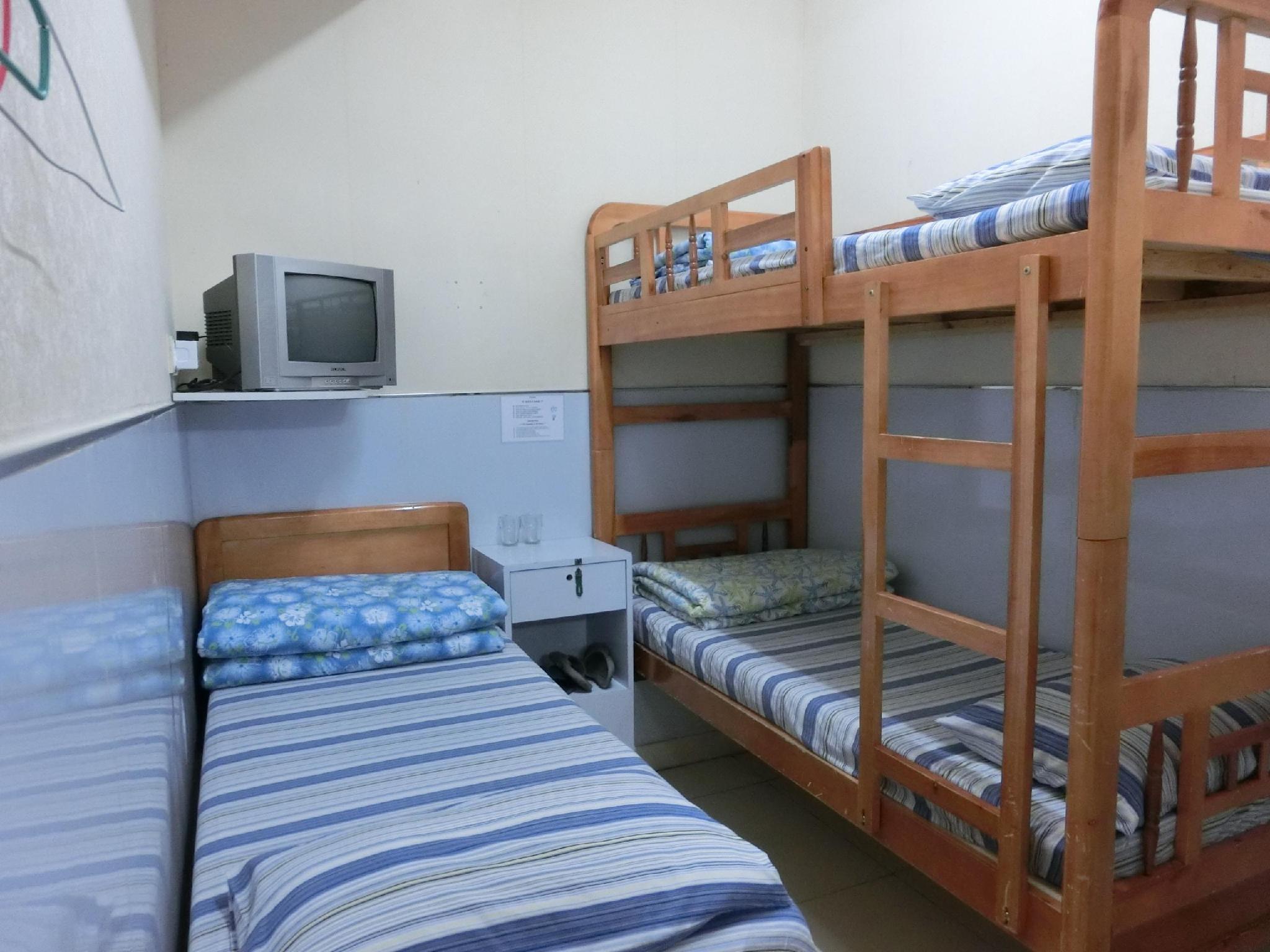 ROOM, TRIPLE, PRIVATE BATHROOM