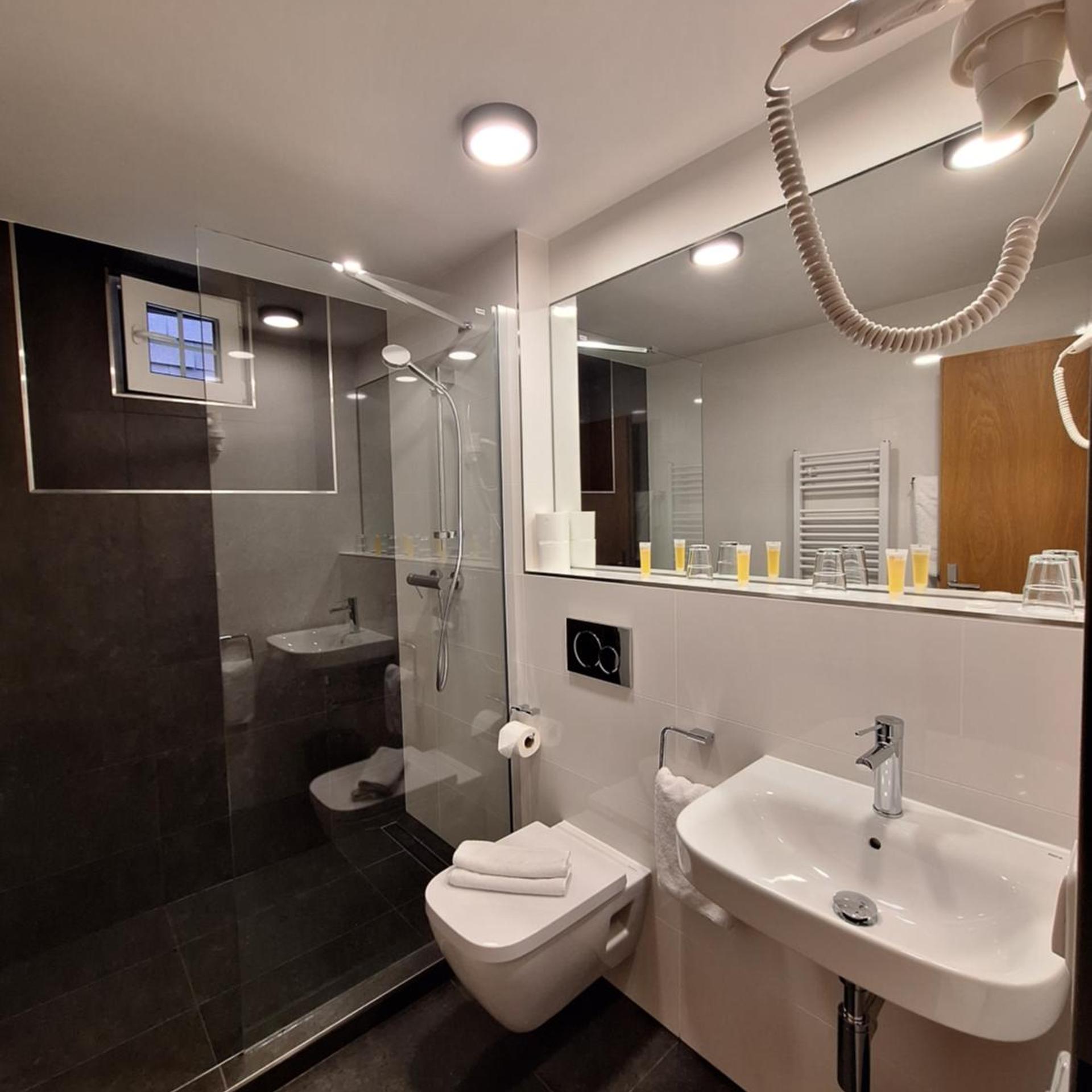 Hotel Avion 42/51