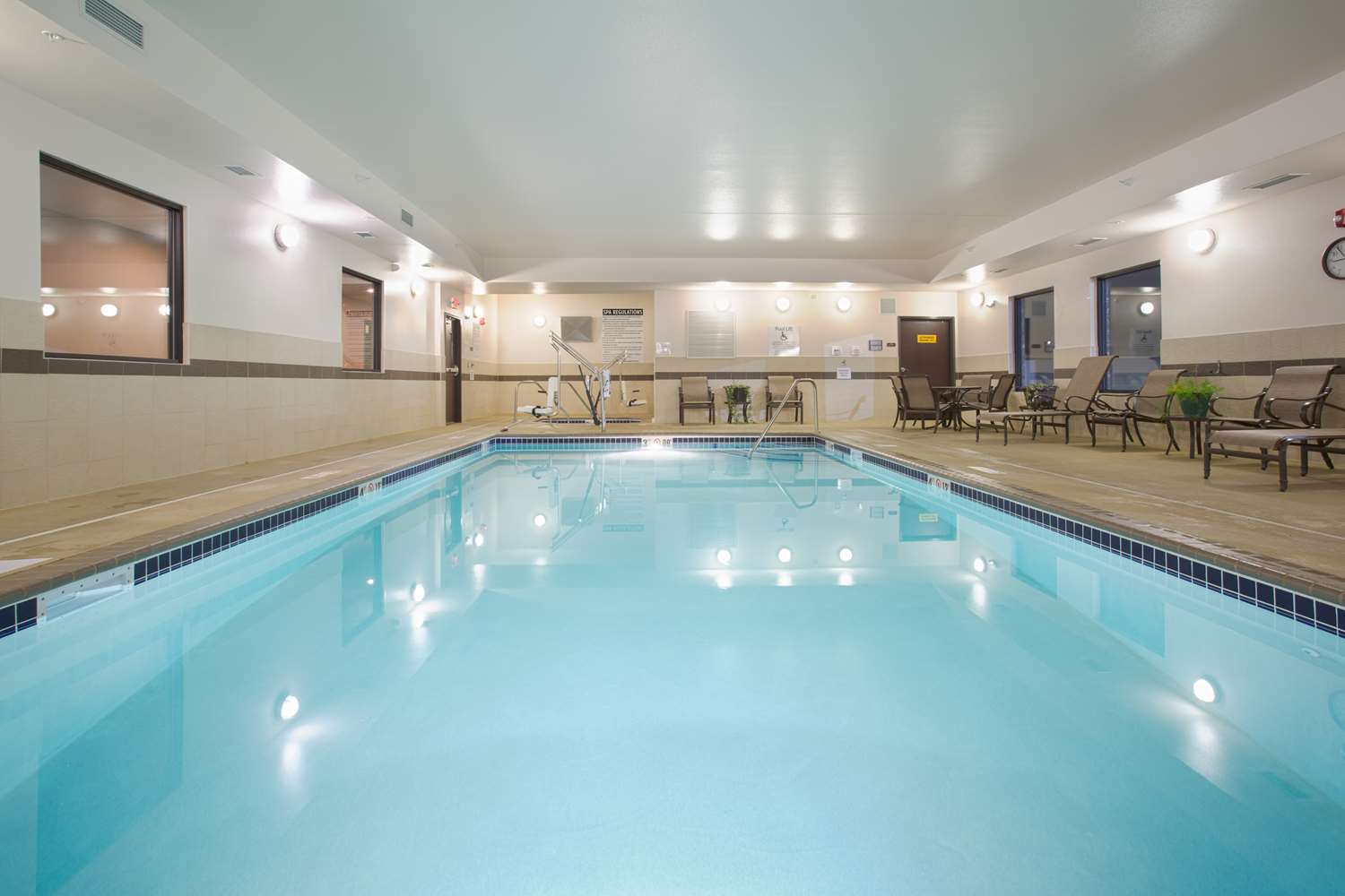 Best Western Plus Lincoln Inn & Suites 16/26