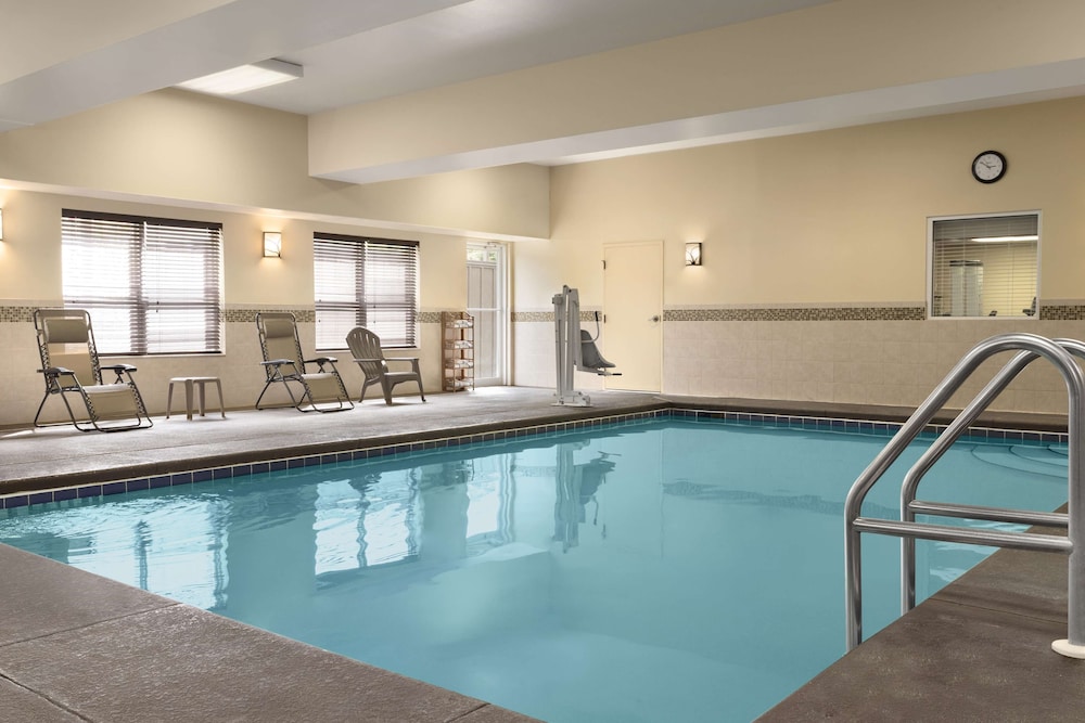 Comfort Inn & Suites Dothan Northside Plaza 2/24