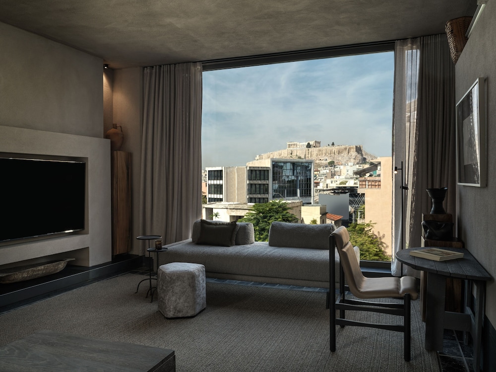 Monastik Living In Athina 15/50