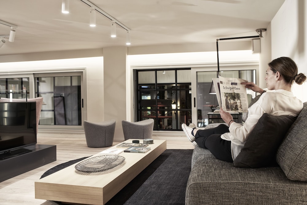 Urban Frame Hotel 35/46