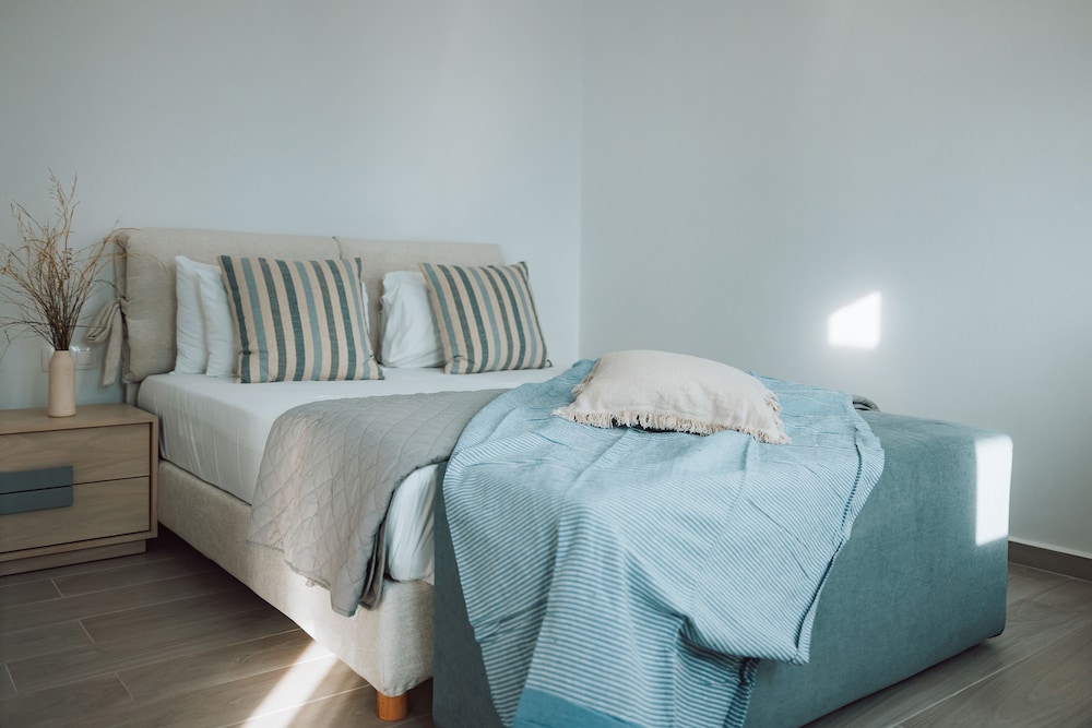 JUNIOR SUITE, SEA VIEW, BALCONY