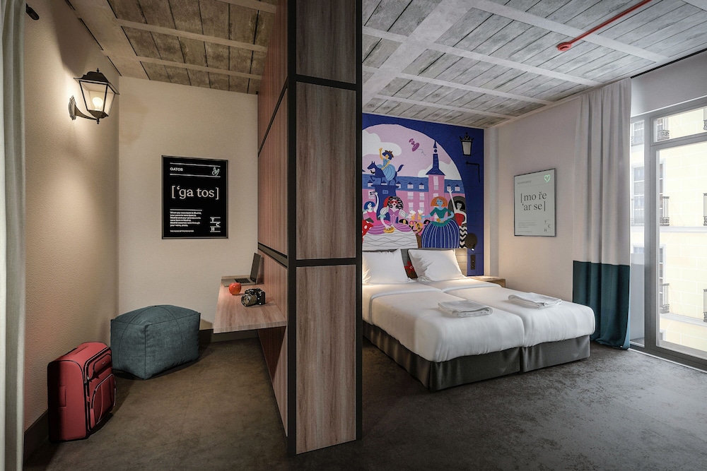 Private, Twin Beds