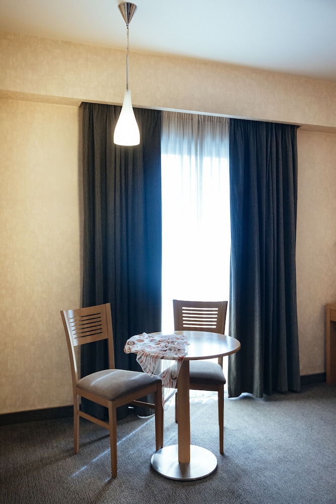 ALEXANDROS BOUTIQUE HOTEL 46/70