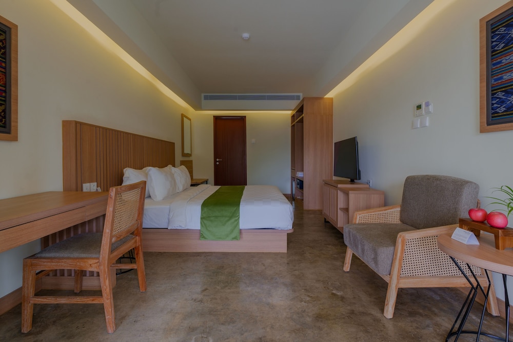 Ayom Suite 23/44