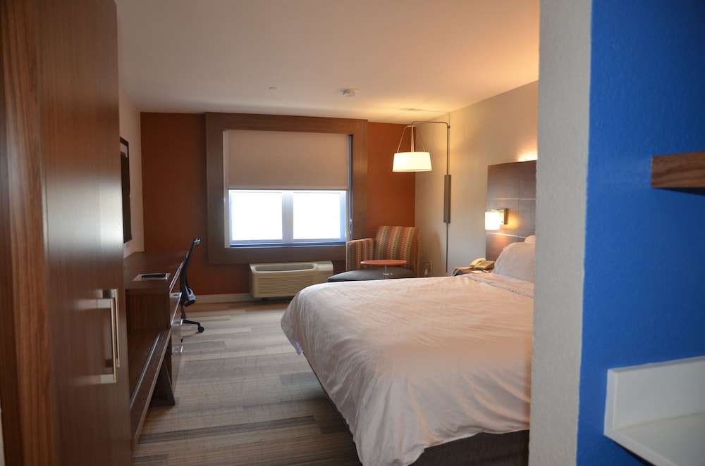 Holiday Inn Express Hotel And Suites Rochester 16/55