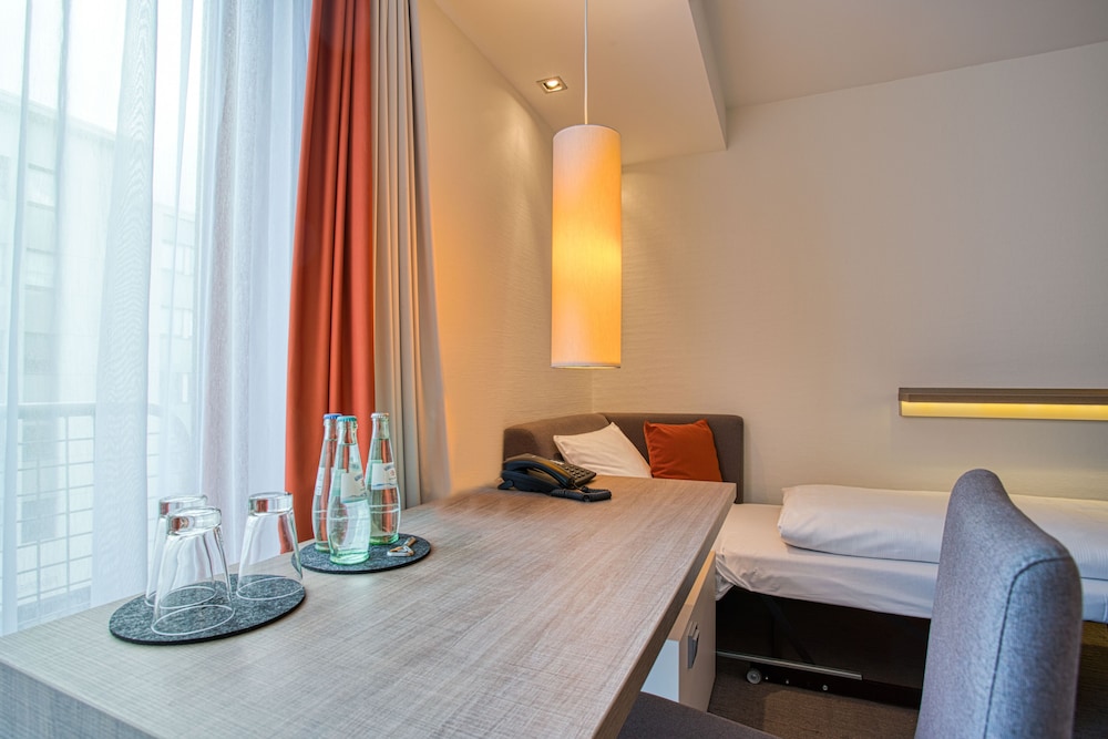 Kommerzhotel Koln 33/49
