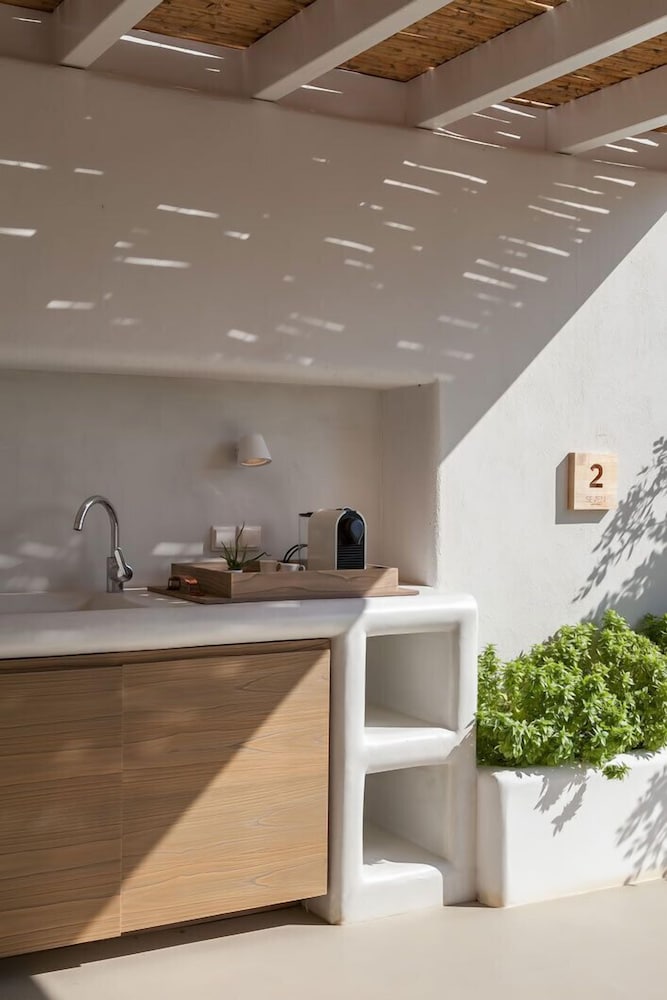 Seven Santa Maria Paros Boutique Hotel 4/36