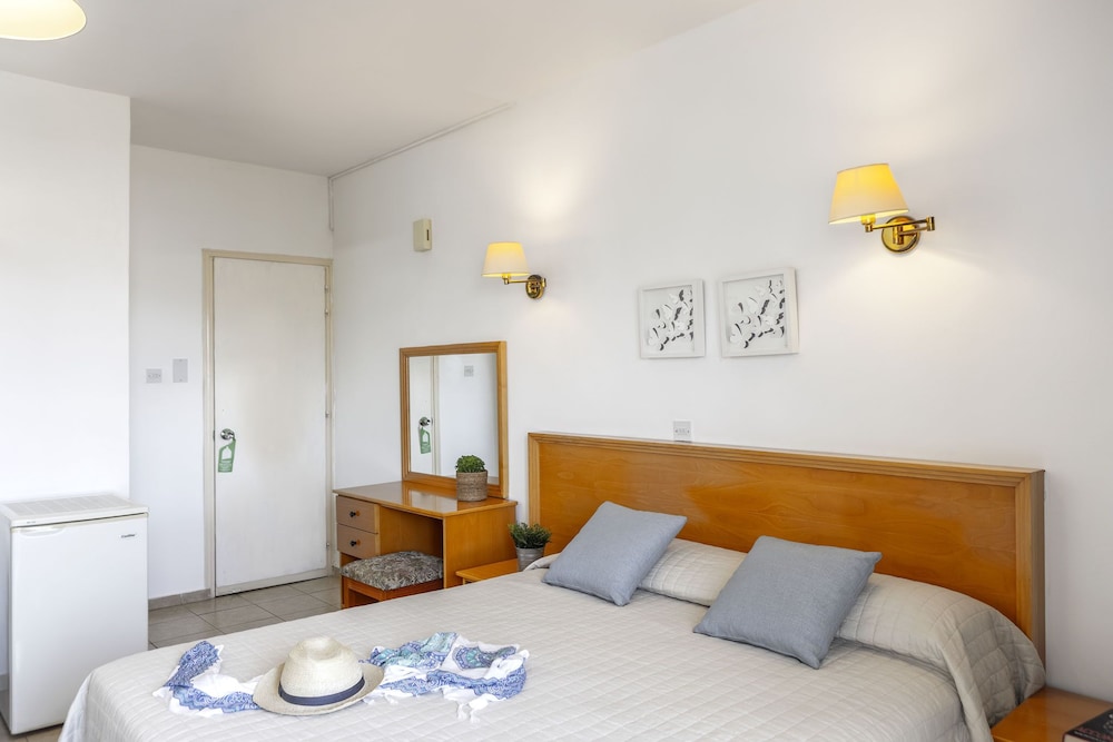 Stephanos Hotel Apartments 16/47