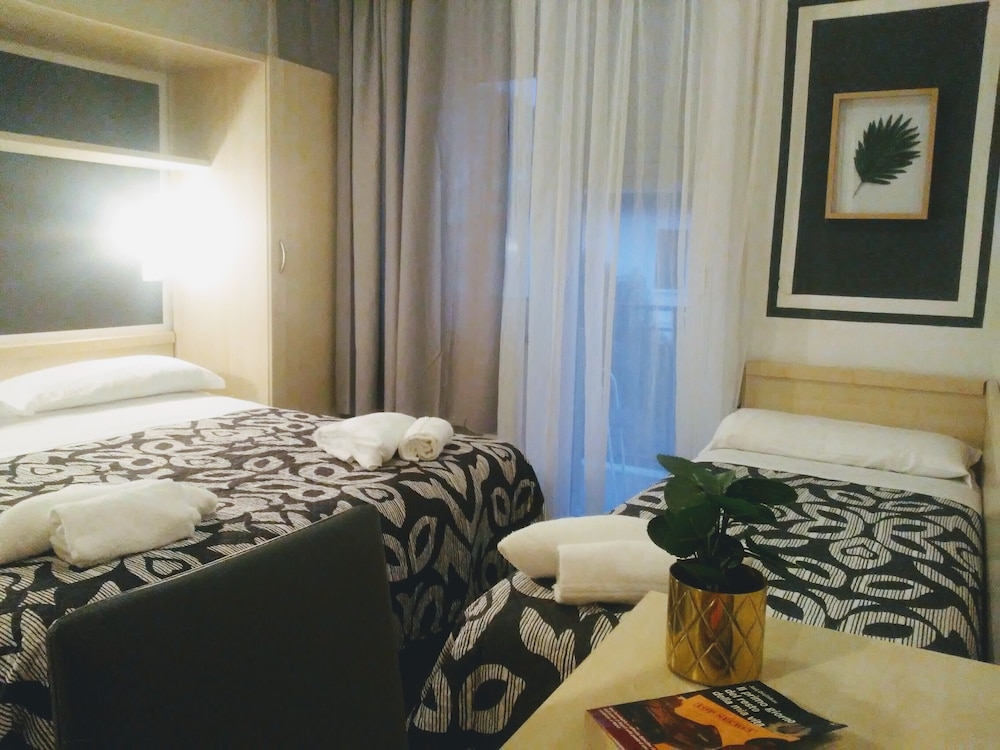 WuHostel 11/28
