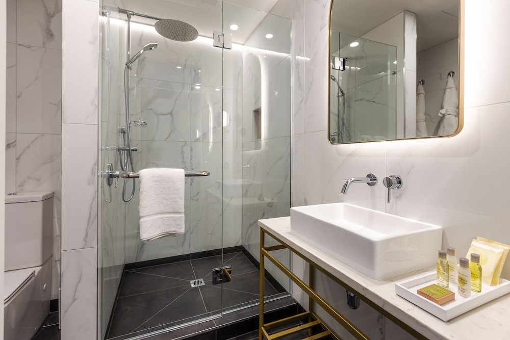 The Muse Art Hotel 55/58