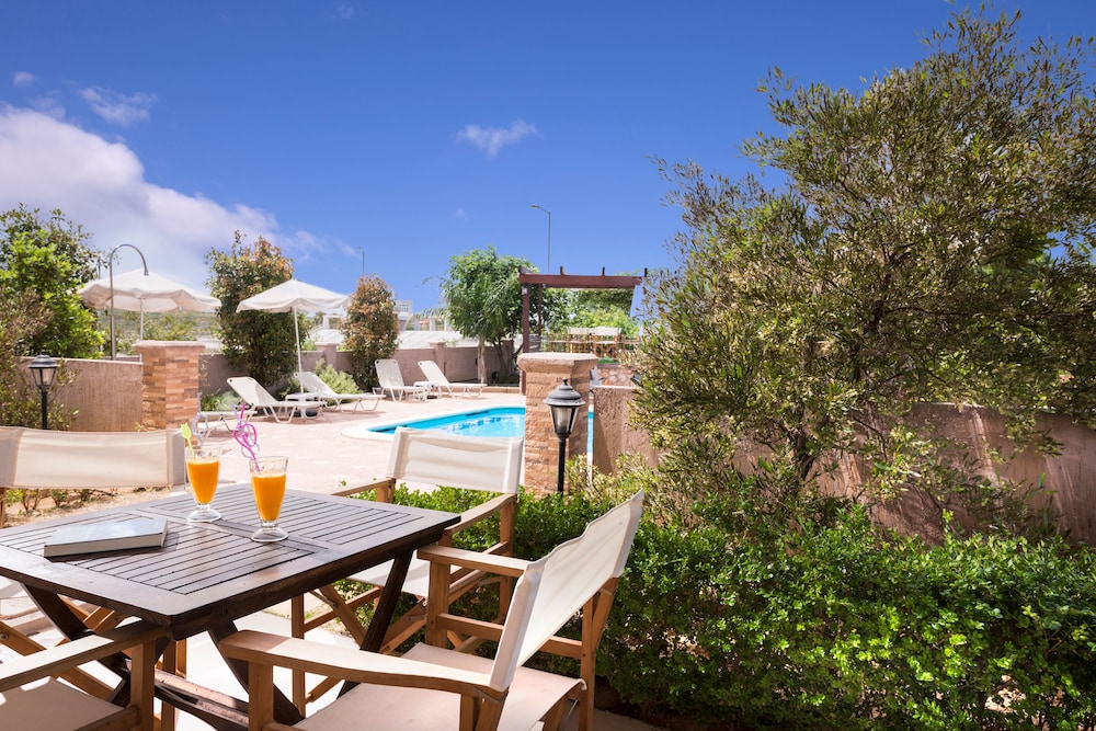 Areti Suites 38/50