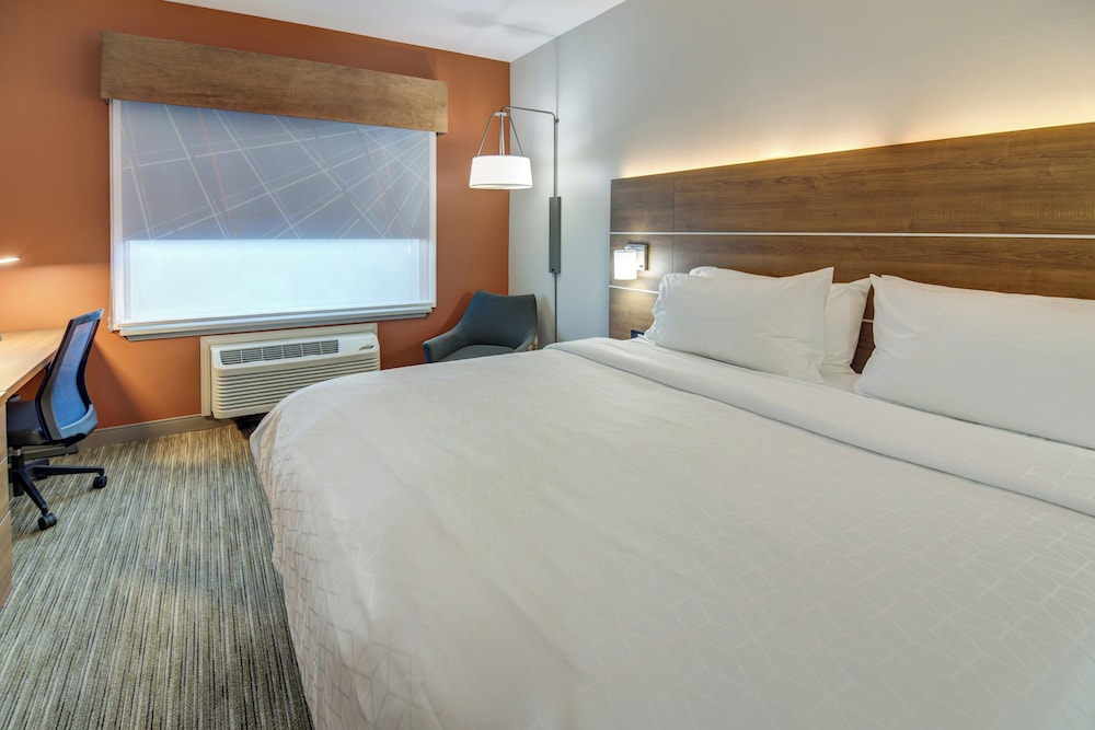 Holiday Inn Express Hotel And Suites Foley 13/75
