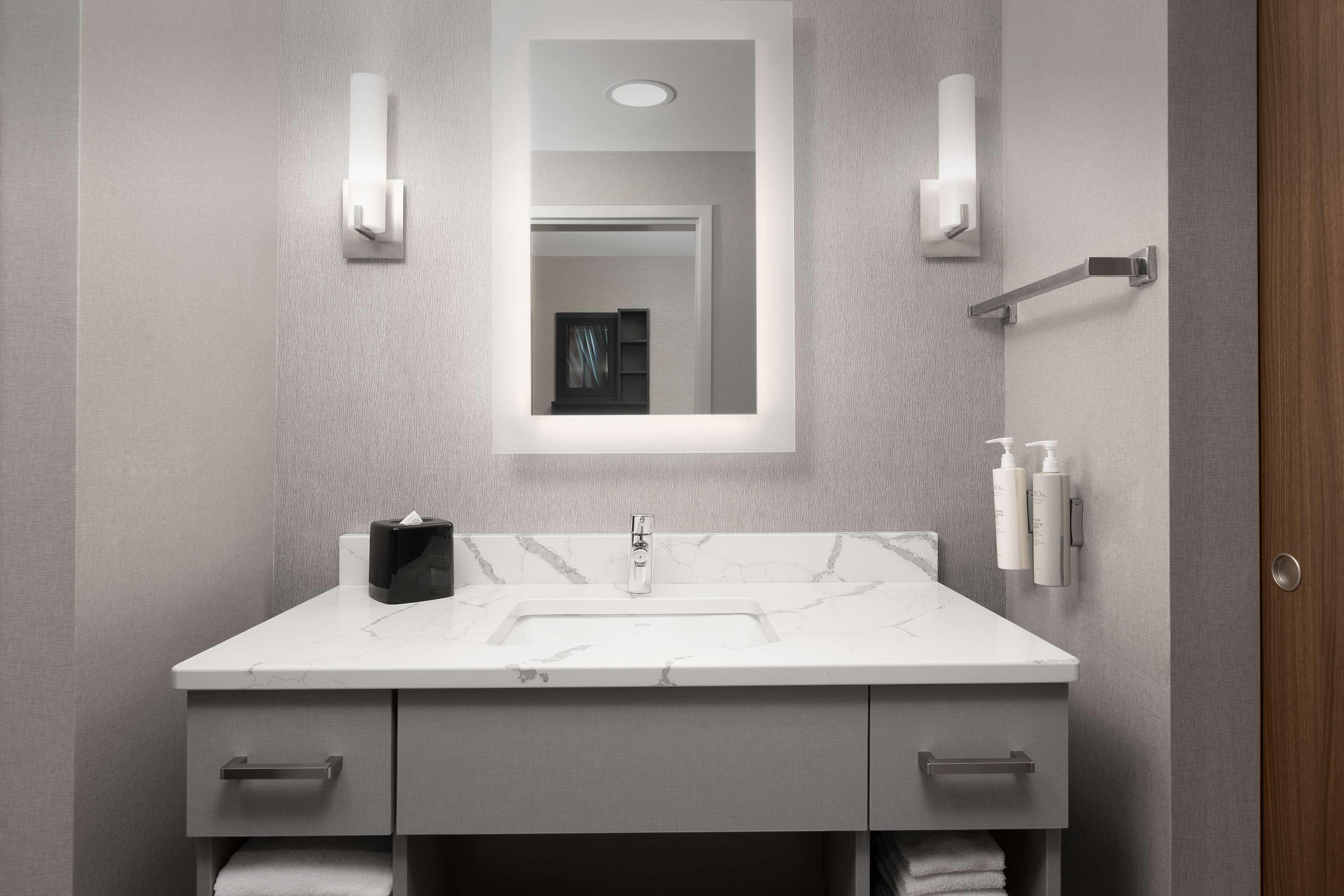 Room, 1 King or 2 Queen Beds, Sofa, Accessible, Homewood Suites by Hilton York 5/5