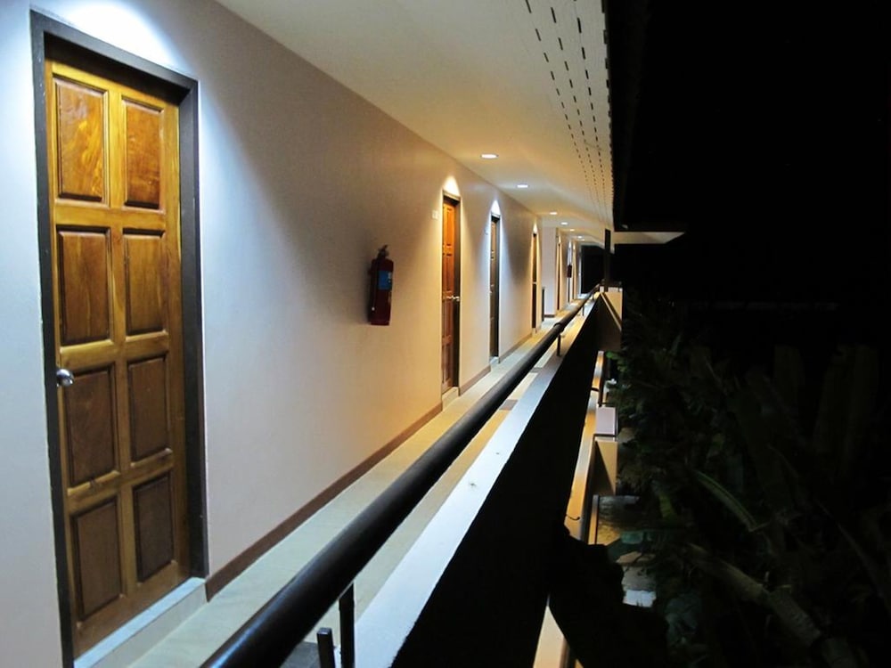 Be Fine Sabuy Hotel & Resort 36/46