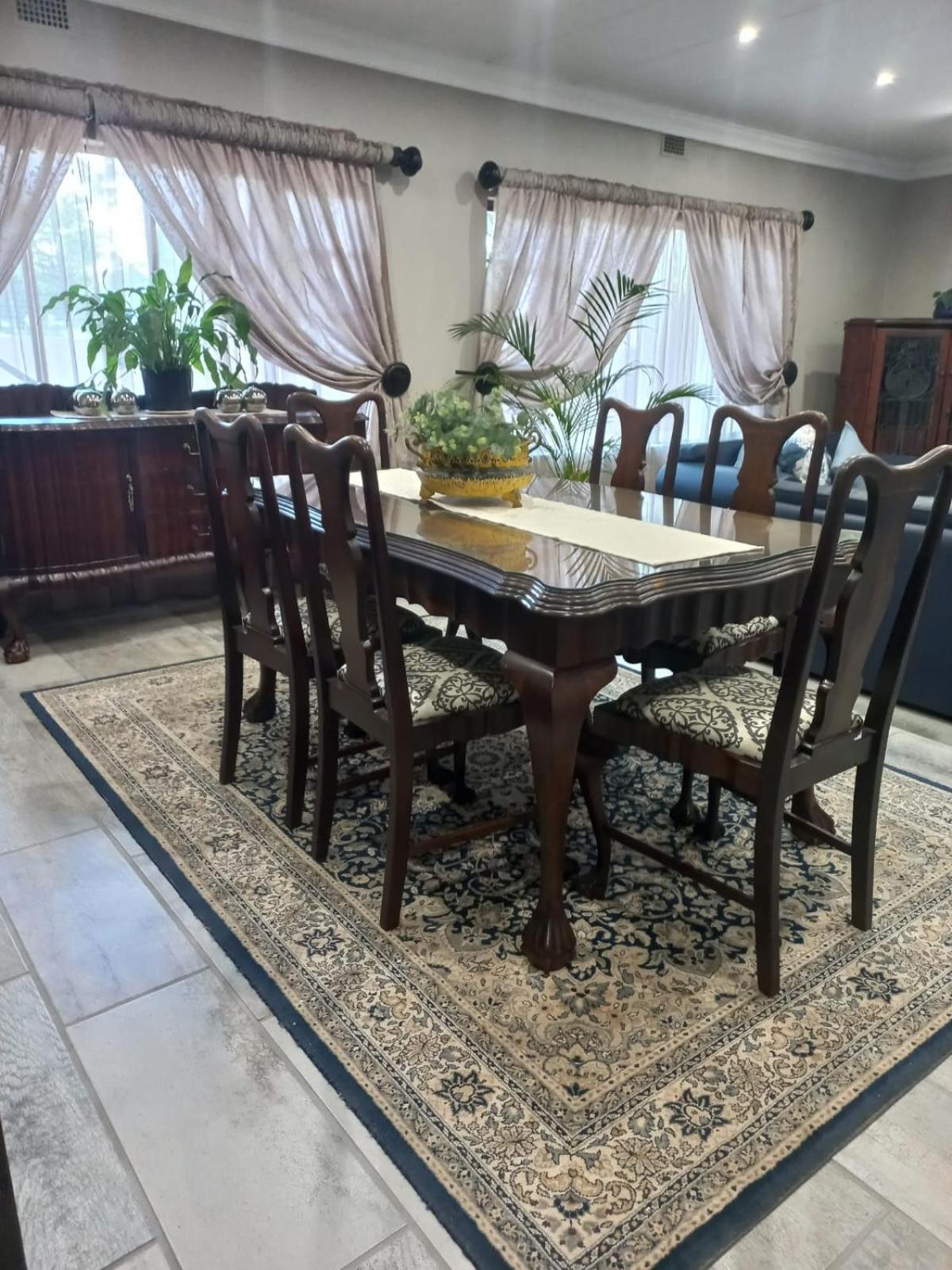 J'cups Guest House 13/19