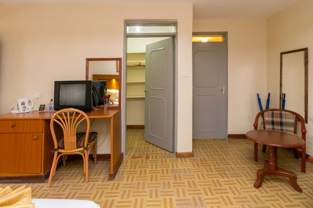 Fahari Gardens Hotel 35/50