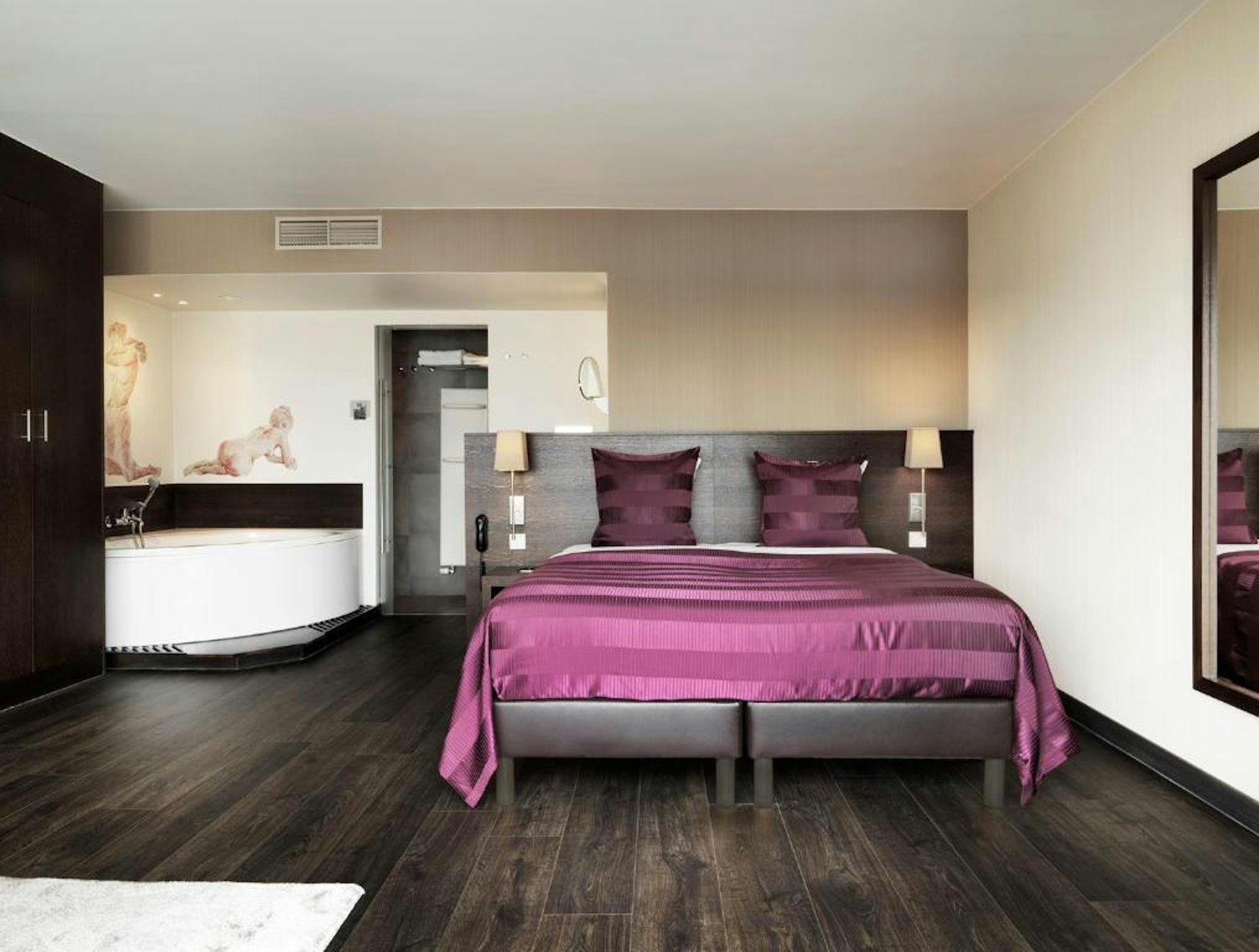 Hotel Harmony 30/75