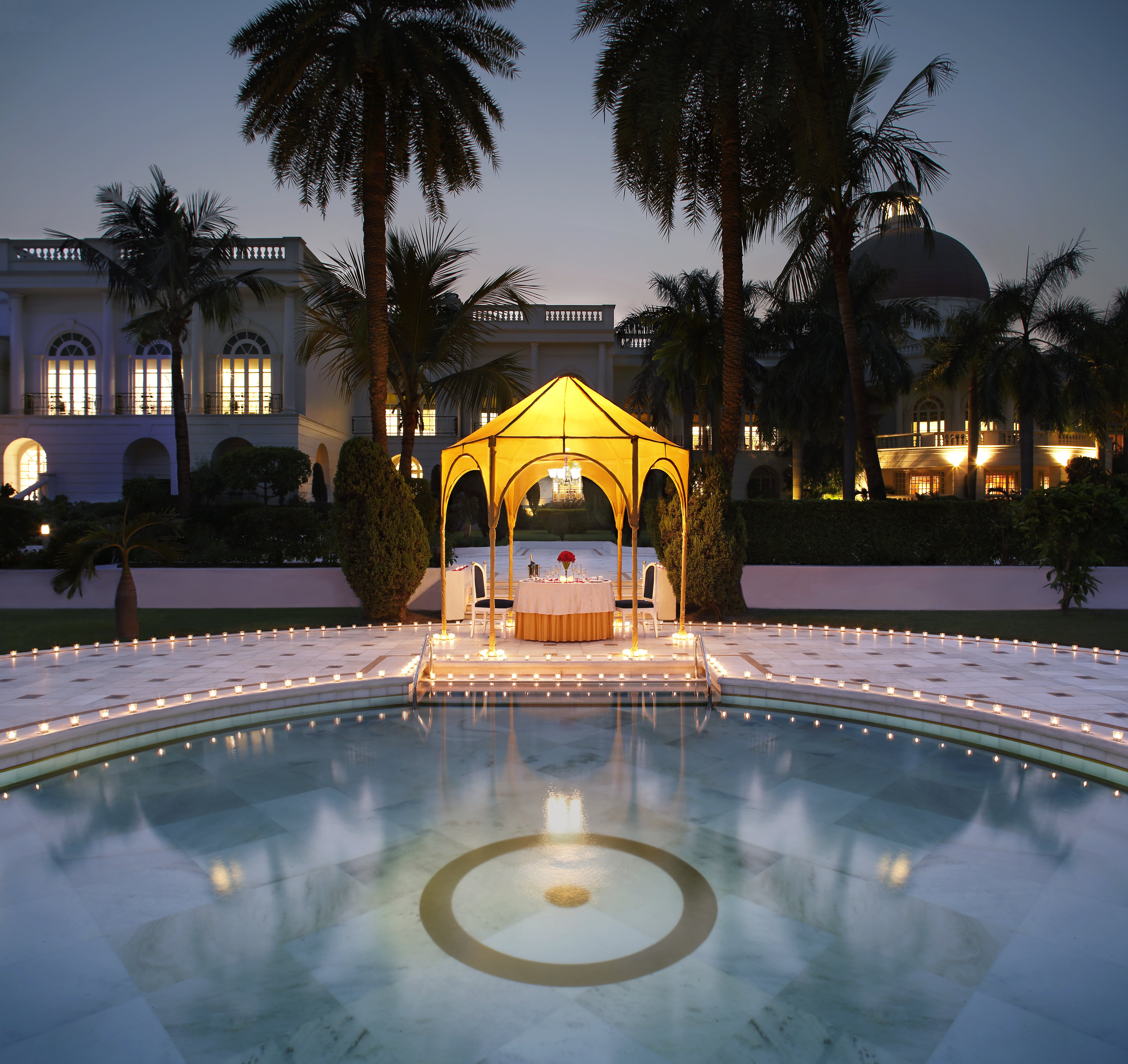 Taj Mahal Lucknow 81/86