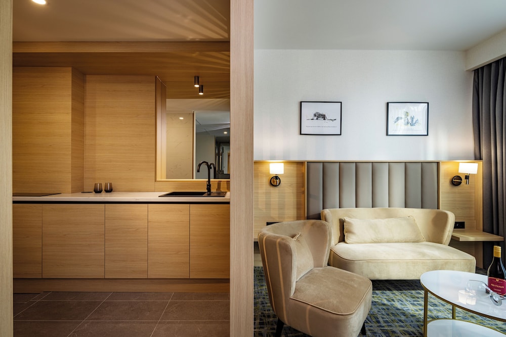 B1 City Hotel 26/49