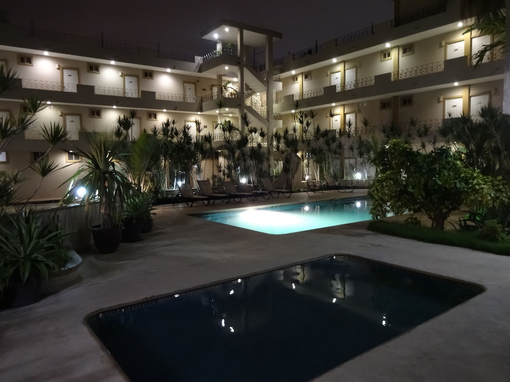 Hotel Mediterraneo 33/42