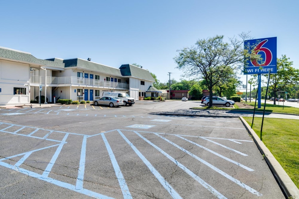 Motel6 Schiller Park, IL - Chicago O'Hare in SCHILLER PARK - IL