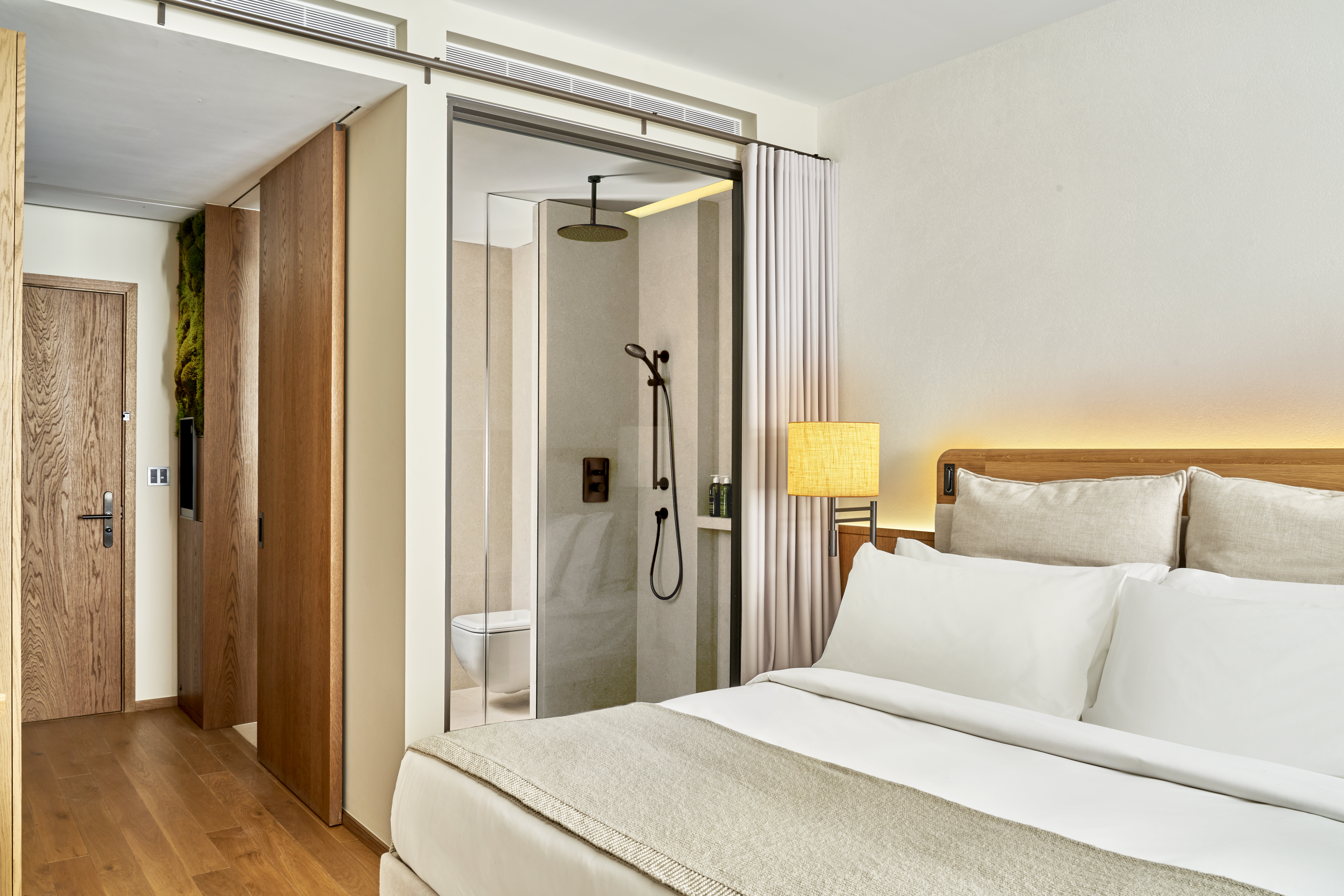 Lounge, King Bed