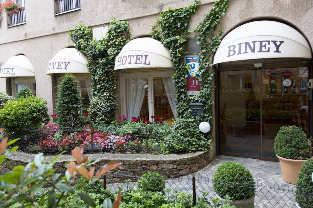 Biney 40/43