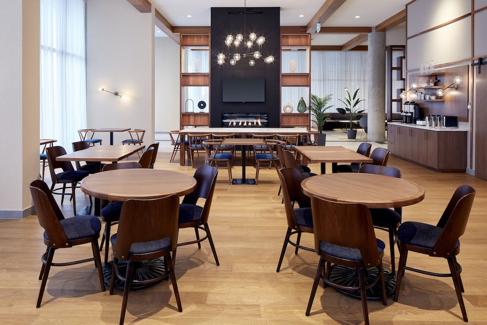 Residence Inn Montreal Midtown 24/40