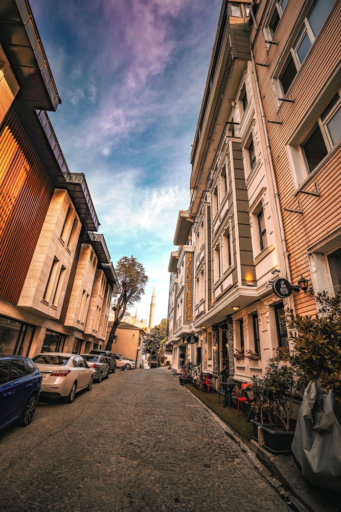 Bon Hotel Old City 47/50